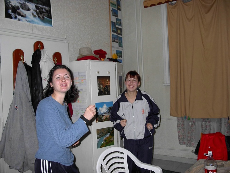 Три русских первокурсницы без юнцов обнажаются дома общаги